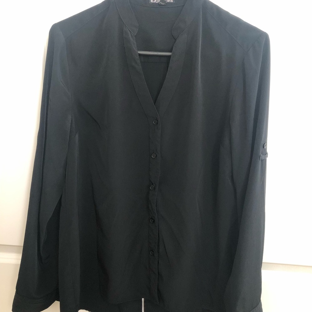 Express Classic Vneck blouse